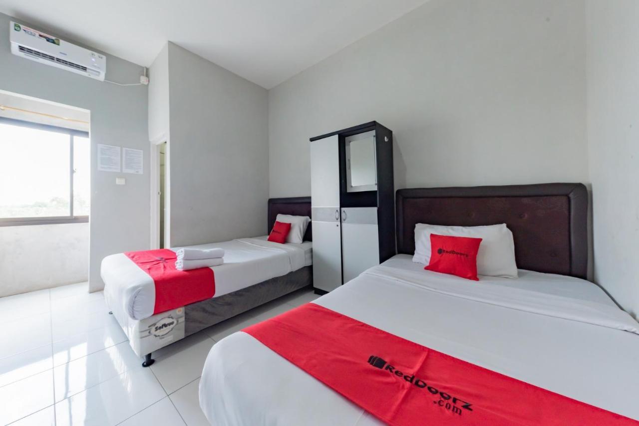 เรดดอร์ซ ชาเรียะห์ เนียร์ อาร์เอส เฮอร์มินา ซูคาบูมิ Hotel ซูกาบูมี ภายนอก รูปภาพ