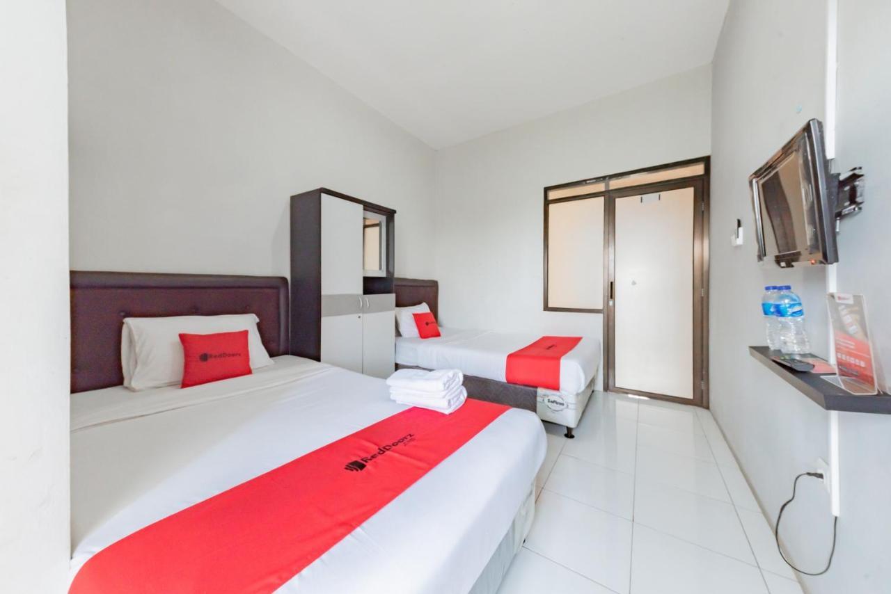 เรดดอร์ซ ชาเรียะห์ เนียร์ อาร์เอส เฮอร์มินา ซูคาบูมิ Hotel ซูกาบูมี ภายนอก รูปภาพ